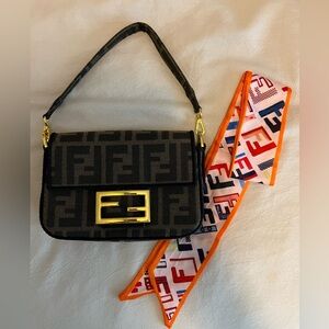 FENDI mini baguette